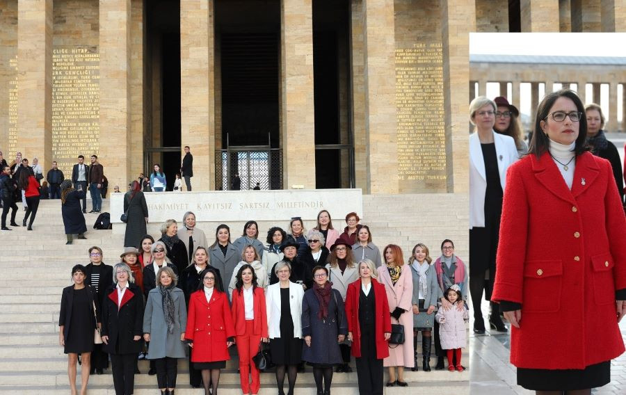 Hande Öztürk Başkanlığındaki ANGİKAD Heyeti, Kadın Hakları Günü’nde Ata’nın huzurundaydı